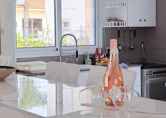 Landina פרוטאראס