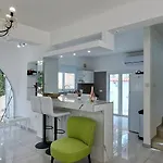 Landina 度假居 *
